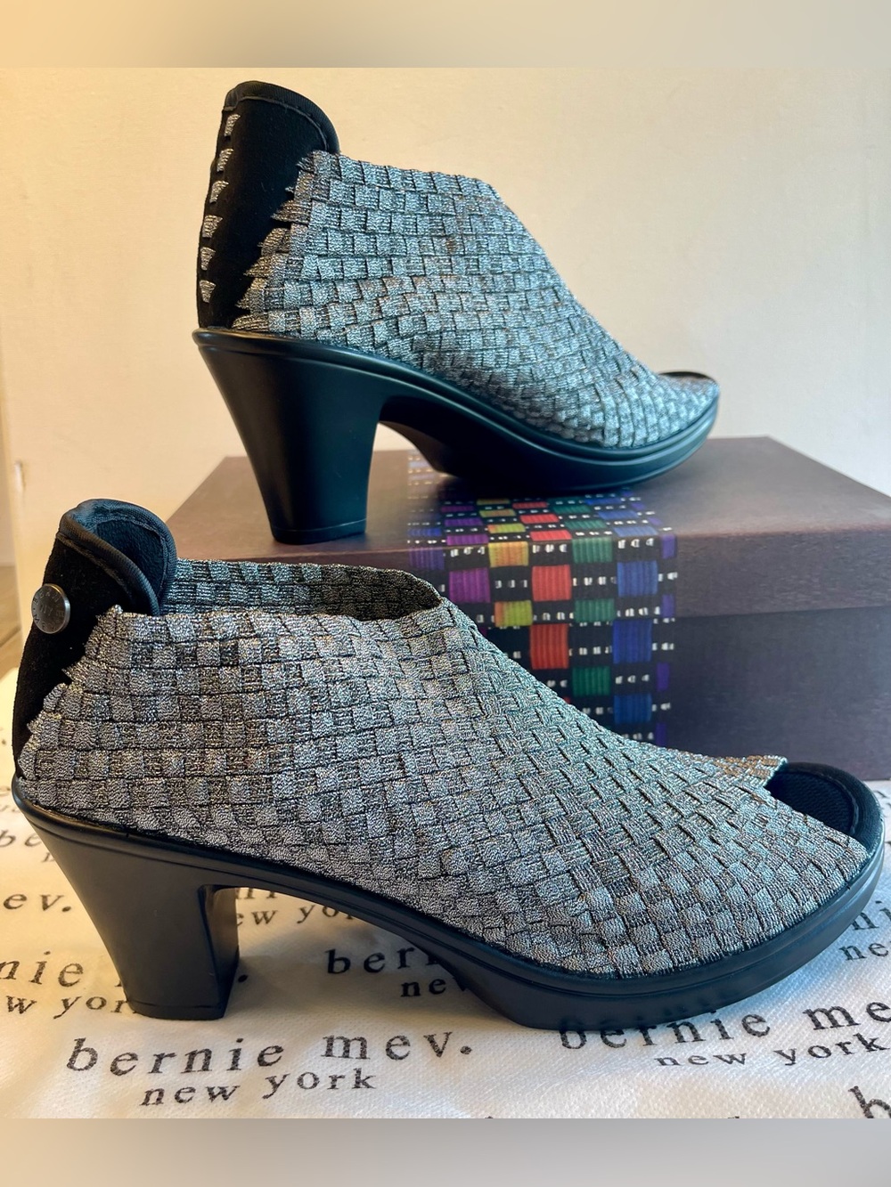 NIB BERNIE MEV CLAIRE STRETCH WOVEN SHOOTIE MEMORY FOAM BLOCK HEEL PEWTER SZ 9